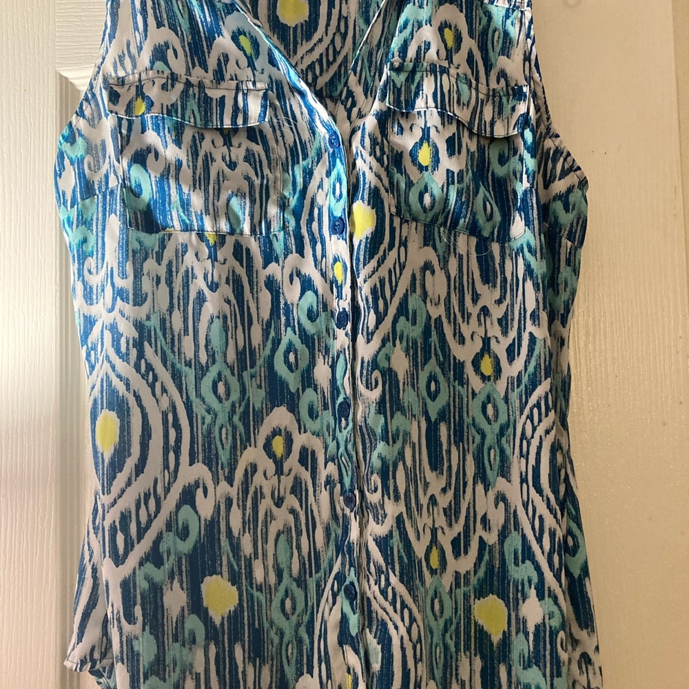 Collar Top Shirt - Picture 2 of 4